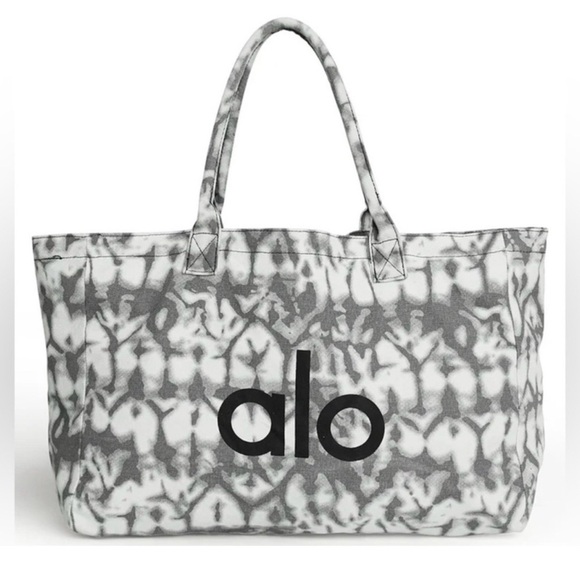 NWT Alo Yoga Gym Bag/Large Gym Weekender Shopper Bag Tote Grey Tie-dye🔥 - Picture 1 of 8
